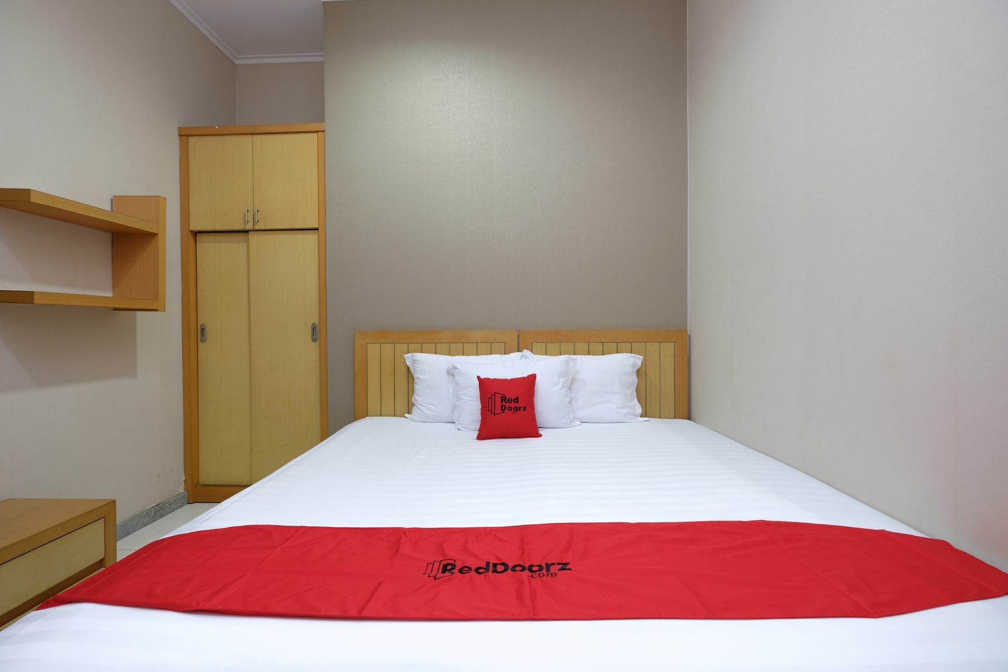 Wisma tamu Reddoorz Near Simpang Lima 3*