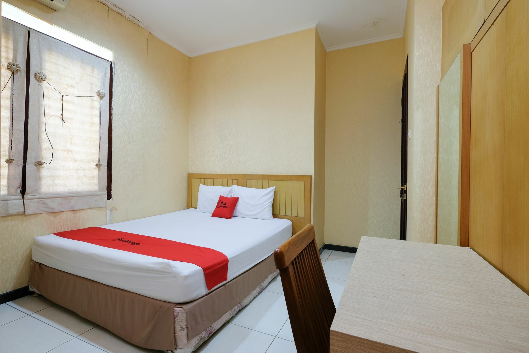 Reddoorz Near Simpang Lima Wisma tamu 3*