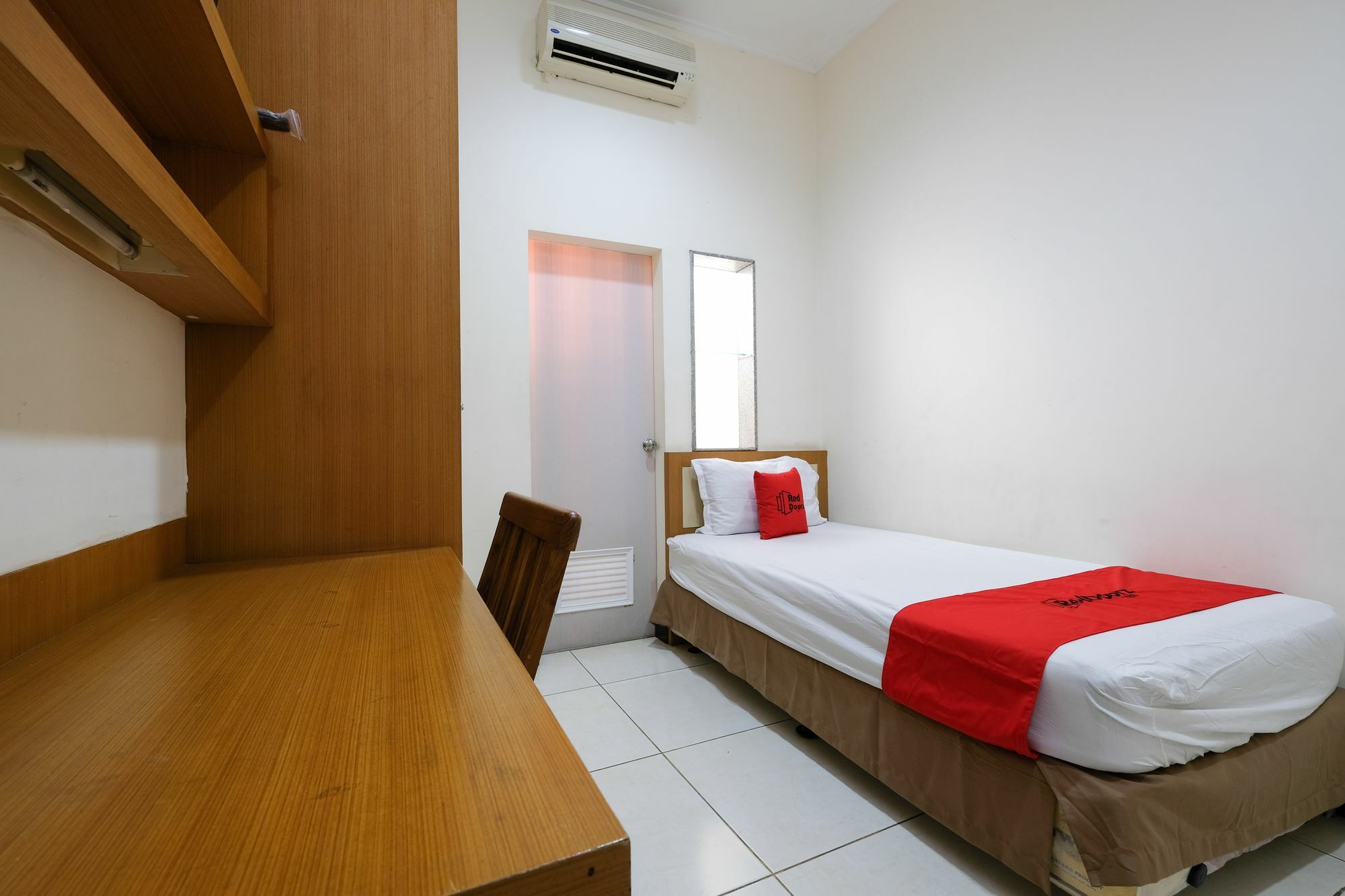 Reddoorz Near Simpang Lima Wisma tamu 3*