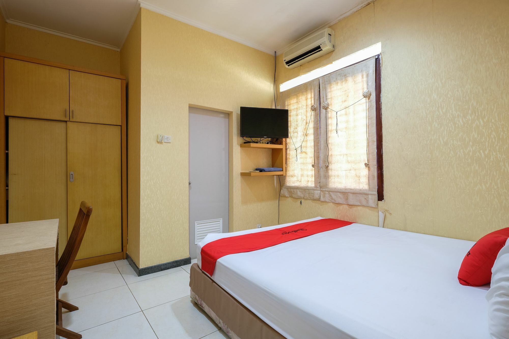 Reddoorz Near Simpang Lima Wisma tamu 3*